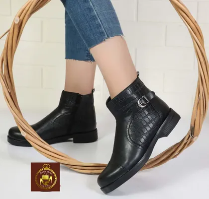 نیم بوت حلقه‌ای زنانه