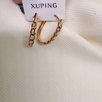 گوشواره ژوپینگ مدل «حلقه زنجیری» (بیضی) | بافت کارتیر در قابی متفاوت