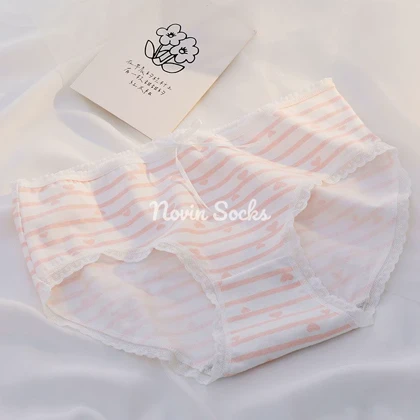 شورت طرح استیکر توت فرنگی ( مناسب برای سایز 38 الی 42)(xl)