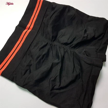 ست نیم‌تنه و شلوارک ورزشی زنانه مدل سیملس پشت چین‌دار کد 5562-2333