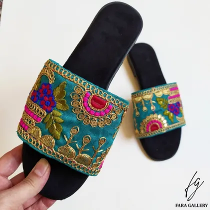 صندل با طرح سوزندوزی
