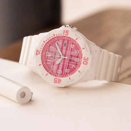 ساعت مچی زنانه کاسیو مدل LRW-200H-4C