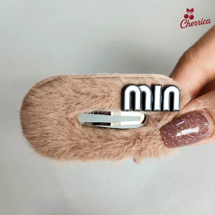 گیره مو تق تقی پشمی میومیو miumiu کد 25