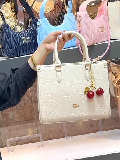 کیف دستی و دوشی زنانه کوچ مدل گیلاس