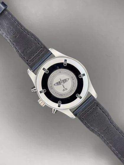 ساعت مچی آی دبلیو سی خلبانی کورنوگراف بند چرمی صفحه سرمه ای IWC Pilot