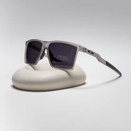 عینک آفتابی اوکلی (Oakley) مدل p1006