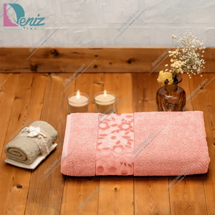 حوله استخری طرح سورپرایز رنگ گلبهی روشن
