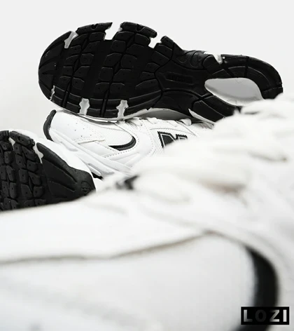 کفش کتانی مردانه و زنانه سفید مشکی NEW BALANCE 530 مدل 4974