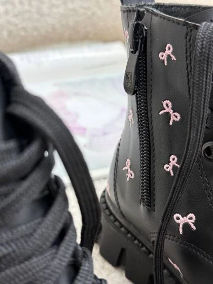 خرید پوتین بچه گانه پاپیونی