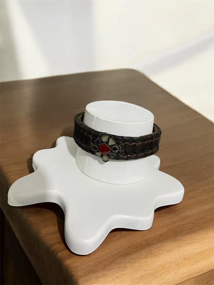 دستبند مردانه چرم طبیعی یراق هندسی کد 3335065