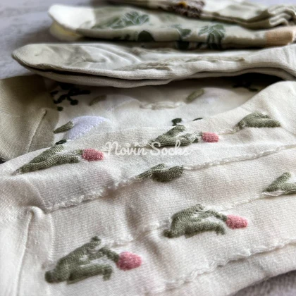 جوراب مچی طرح بابونه و کاکتوس