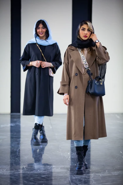 مانتو دیپلمات نیلا