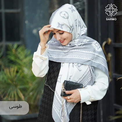 روسری ابریشم کجراه لوورا