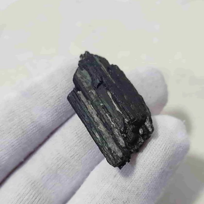 راف سنگ تورمالین سیاه 16 گرمی