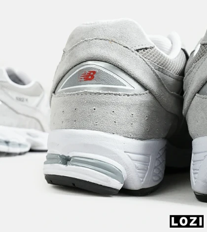 کفش کتانی طوسی NEW BALANCE 2002R