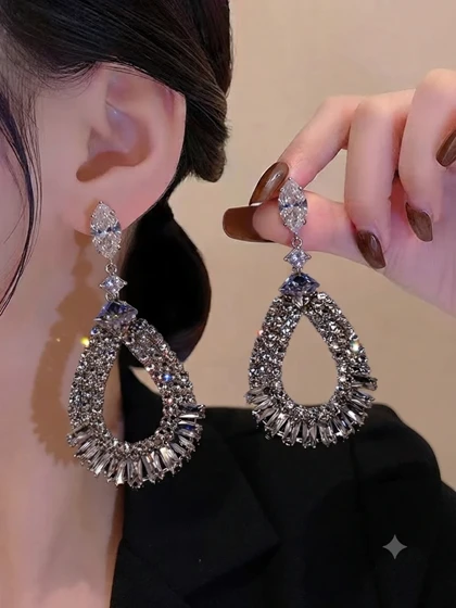 گوشواره جواهری عروس تصویر دوم فول نگین کد 005 سایز کوچک