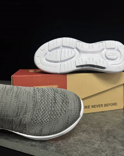 کتانی اسکیچرز جورابی