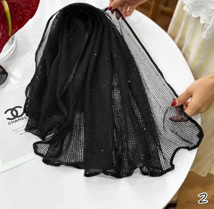 شال مشکی آمارا