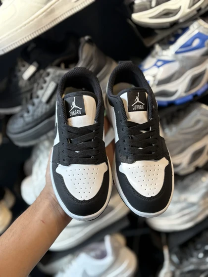 کتانی جردن وان سفید مشکی