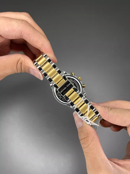 ساعت مچی مایکل کورس کورنوگراف سیلورطلایی صفحه سفید دورنگین Michael Kors