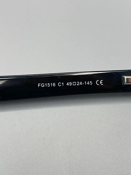 عینک دودی موسکات مدل FG1516 سبک شهری با فریم کائوچو استات و لنز پلاریزه UV400