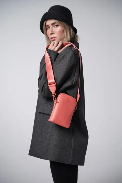 کیف دوشی زنانه دیوید جونز مدل David Jones CM7151G