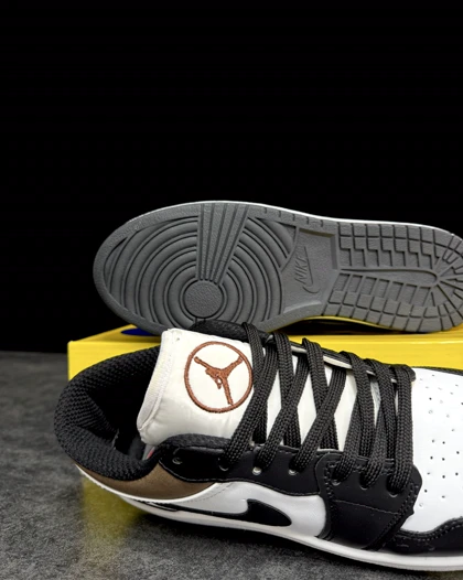 کتانی جردن وان