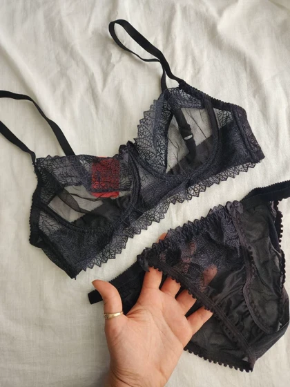 ست سوتین و شورت تمام تور فنردار برند HR کد: 8787