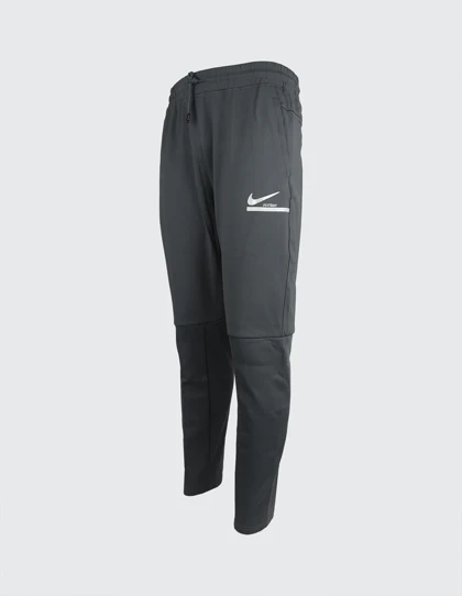 اسلش ورزشی مردانه نایکی Liora M