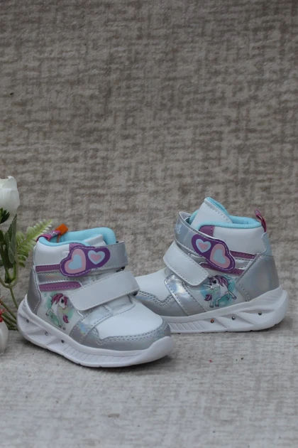 بوت و نیم بوت بچگانه کینتیکس kinetix