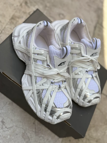 کتانی بالانسیگا اسپایدری سفید نقره ای