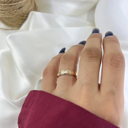 انگشتر زنانه حلقه مدل تابان طرح تراش‌خورده رنگ طلایی ژوپینگ