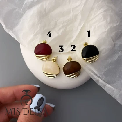 گوشواره دکمه‌ای رزینی