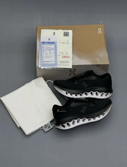 کتانی ویتنامی آن رانینگ کلودسرفر مشکیon Running Cloudsurfer black