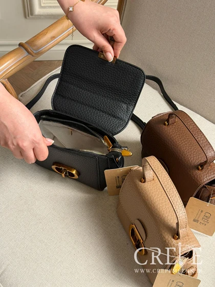 کیف صندوقی سگک طرح دیور