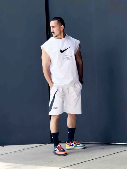 رکابی حلقه‌ای وست نایک سفید Pedro Pascal