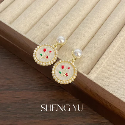 گوشواره ژورنالی گل رز