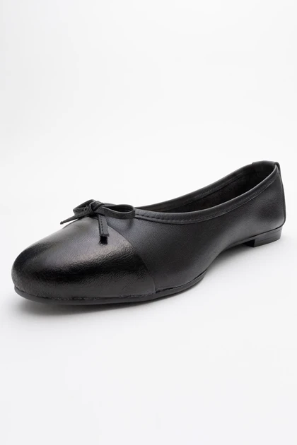 کالج زنانه luvishoes luvishoes