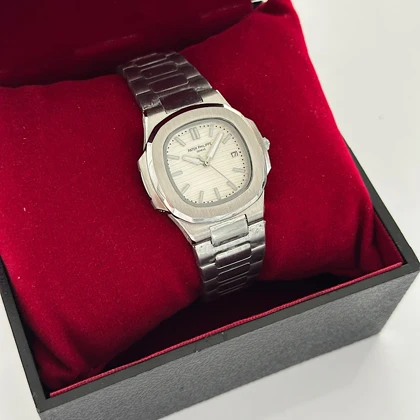 ساعت زنانه پتک فیلیپ ناتیلوس سفید کد 791