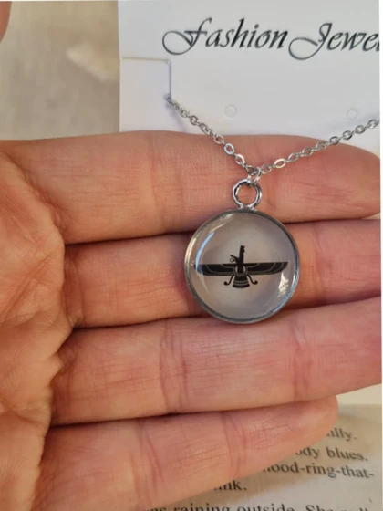 گردنبند فروهر شبتاب