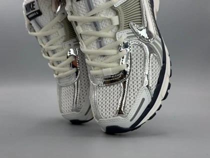 کتانی نایکی وومرو5 طوسی سرمه ای کروم/Nike vomero5