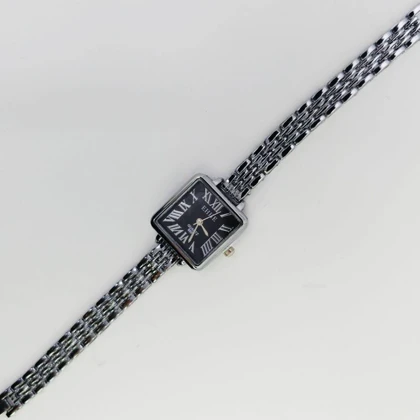 ساعت مچی زنانه مجلسی EHHE نگین‌دار با موتور کوارتز