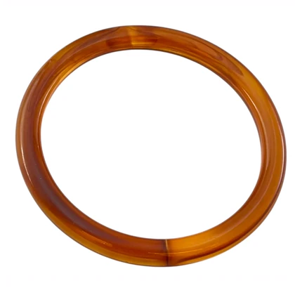 دستبند زنانه بنگل رزینی باریک مدل آمرلا کهربایی