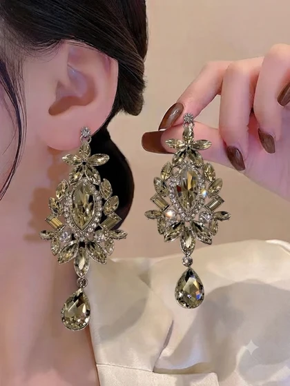 گوشواره جواهری عروس تصویر دوم فول نگین کد 0011