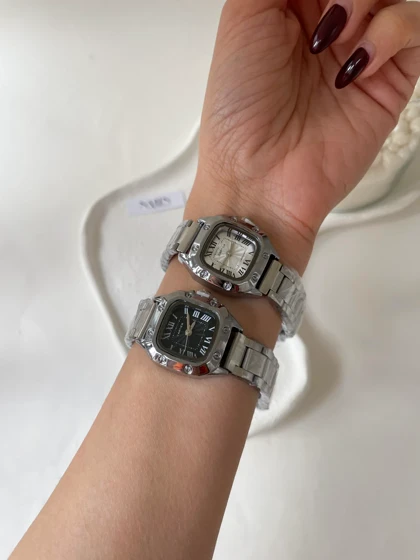 ساعت کارتیه مربع