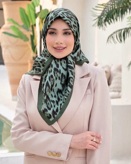 روسری کاریان ابرریشم کجراه (سایز 90) 30109