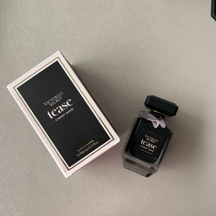 عطر زنانه کندی نویر ویکتوریا سیکرت Victoria Secret Candy noir