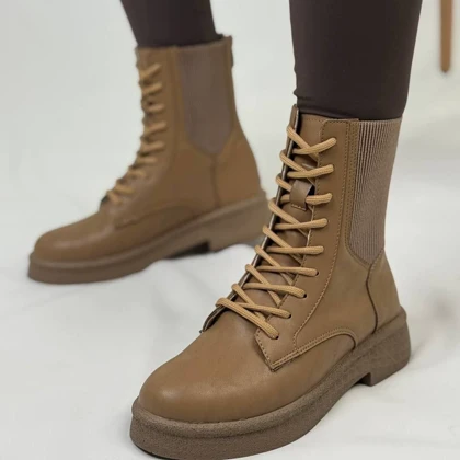 نیم بوت چرم زنانه قهوه‌ای کشی و بندی