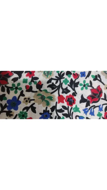 شال نخی سفید خنک لطیف گل‌گلی