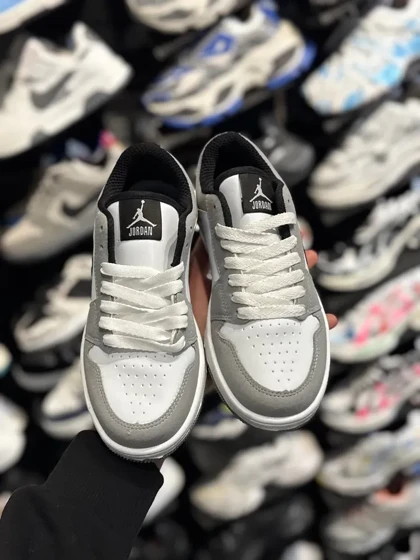 کتانی جردن وان زنانه سفید طوسی